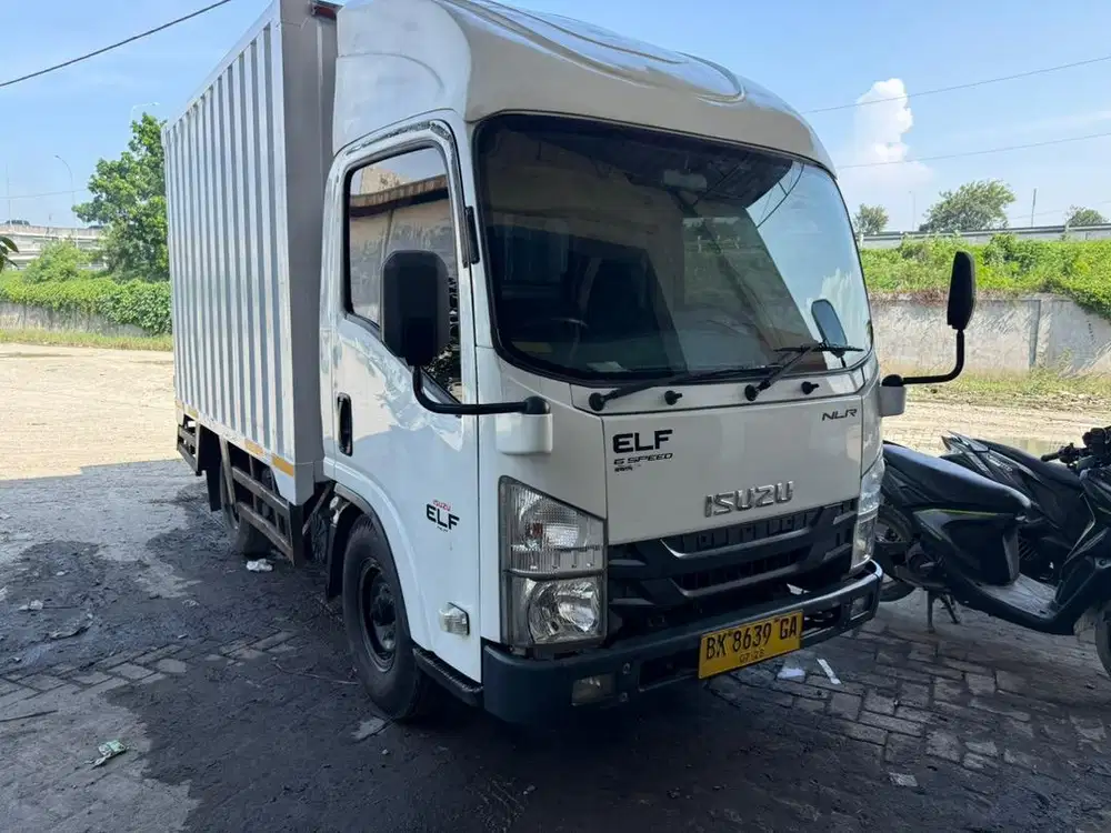 Isuzu elf NLR 85 Box roda 4