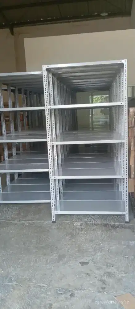 Rak gudang serbaguna