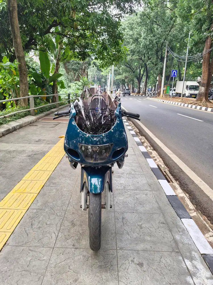 DIJUAL CASH KAWASAKI NINJA 150 RR OLD THN 2008 PJK OF 1X SIAP PAKAI