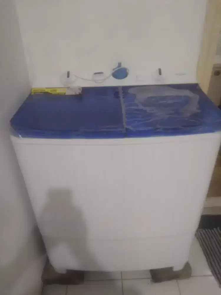 Mesin cuci Polytron 2 tabung baru 1 bulan beli