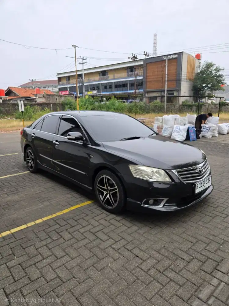 Toyota Camry V 2.4 Matic 2011 | Cicilan Ringan, Sedan Premium