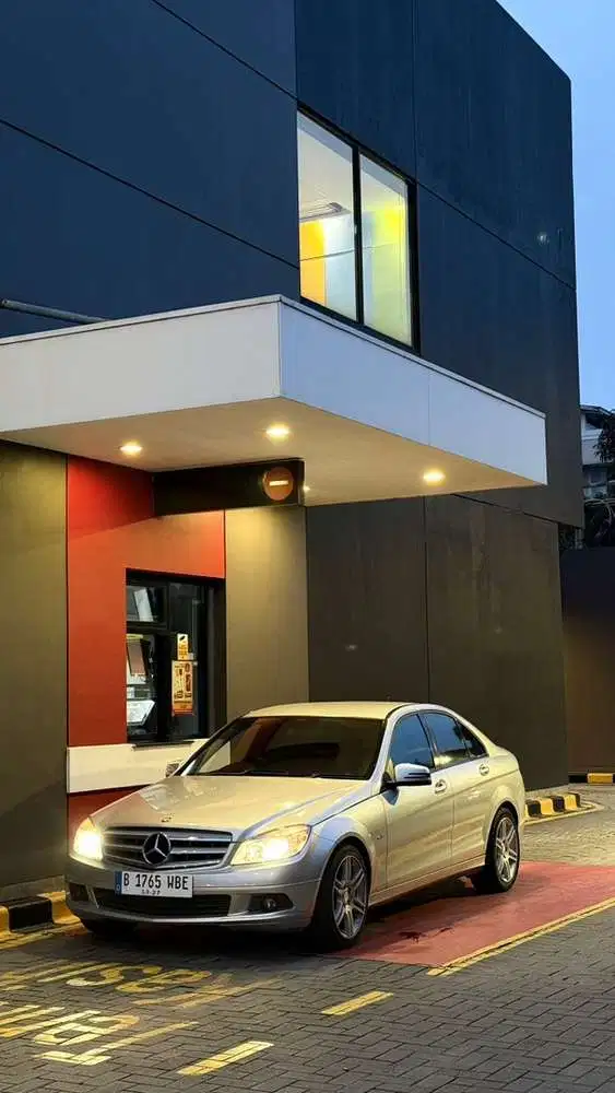 Mercedes-Benz C200 2011 Bensin