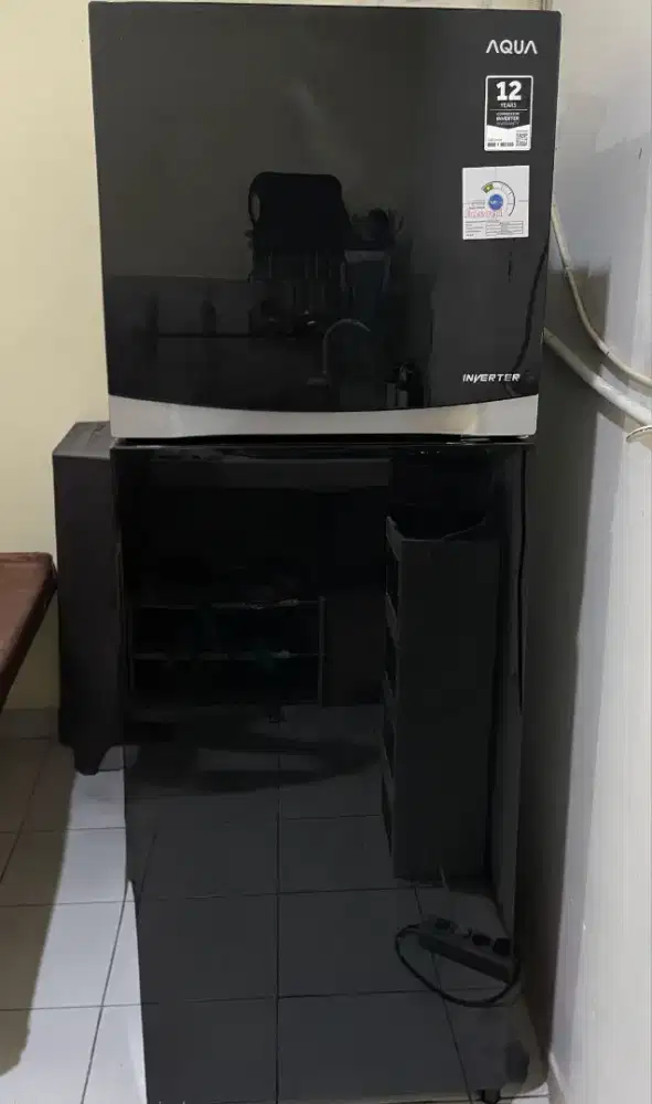 Kulkas 2 Pintu Aqua AQR-D275R Hitam