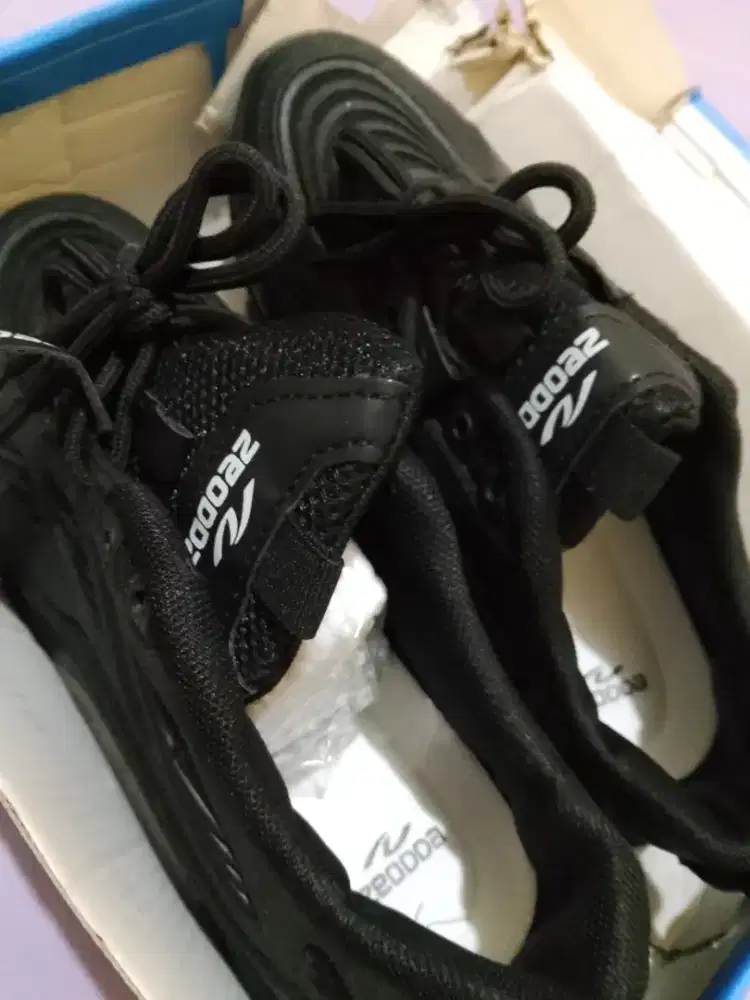 DIJUAL MURAH SEPATU ZEODDA HITAM UKURAN 40 kecil