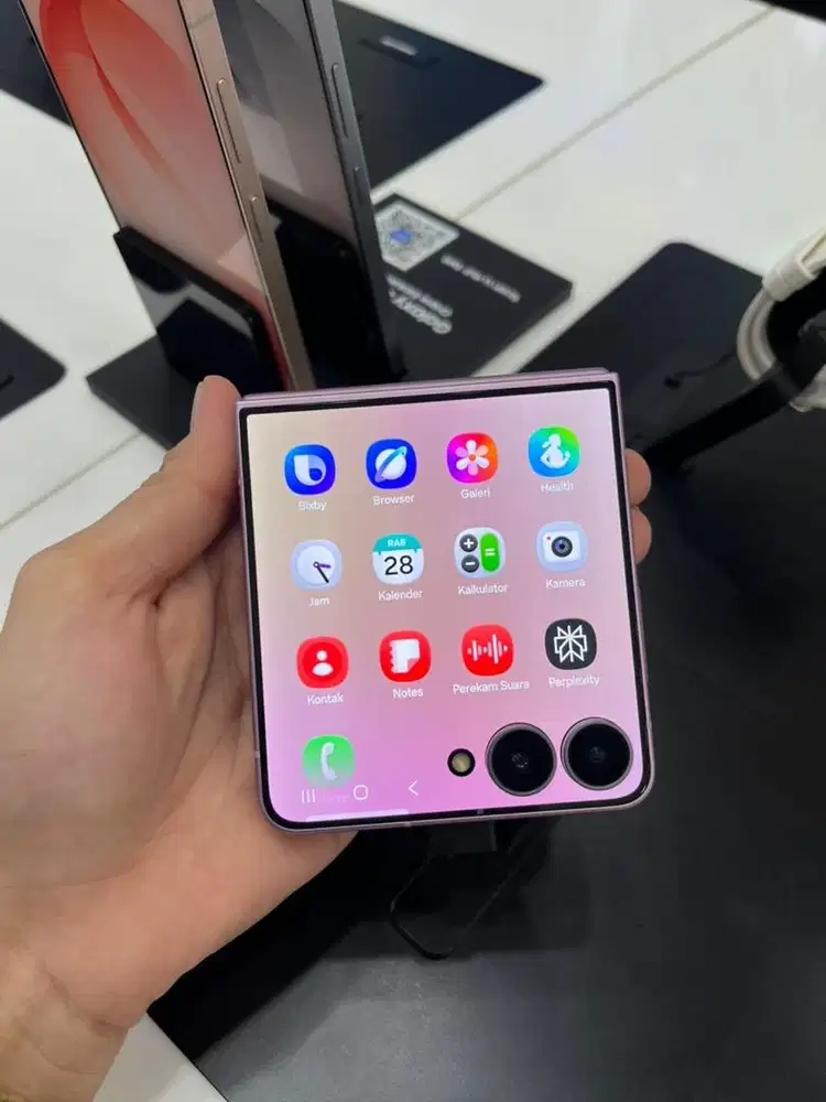 Samsung Galaxy Flip 8