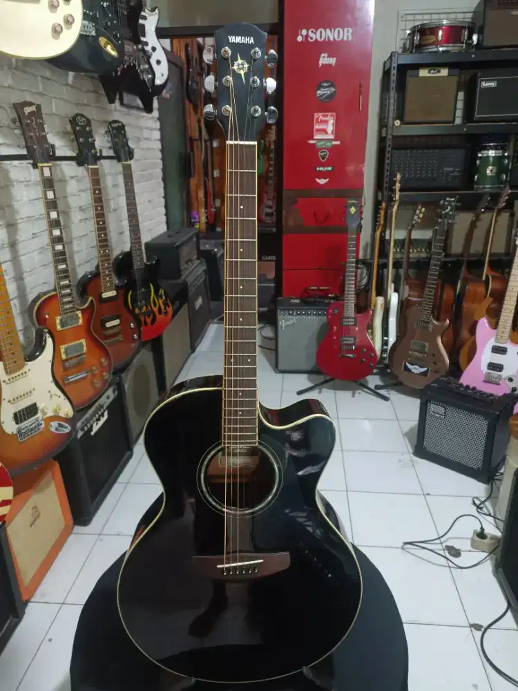 YAMAHA CPX600 AKUSTIK GITAR ORIGINAL