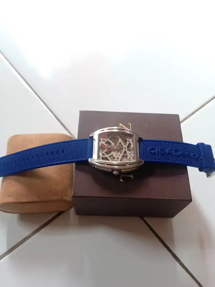 Jam tangan ori bekas