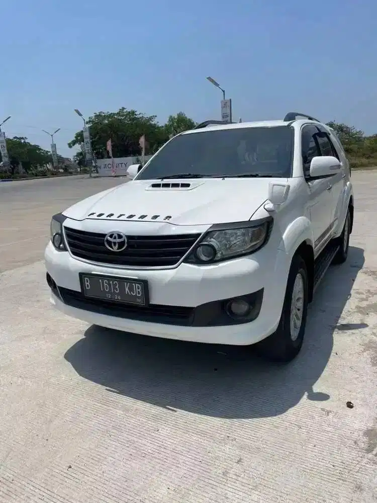 Fortuner 2.7 G Luxury 2011 Matic Putih – SUV Keluarga Nyaman