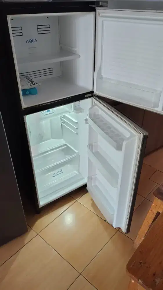 Kulkas 2 pintu AQUA