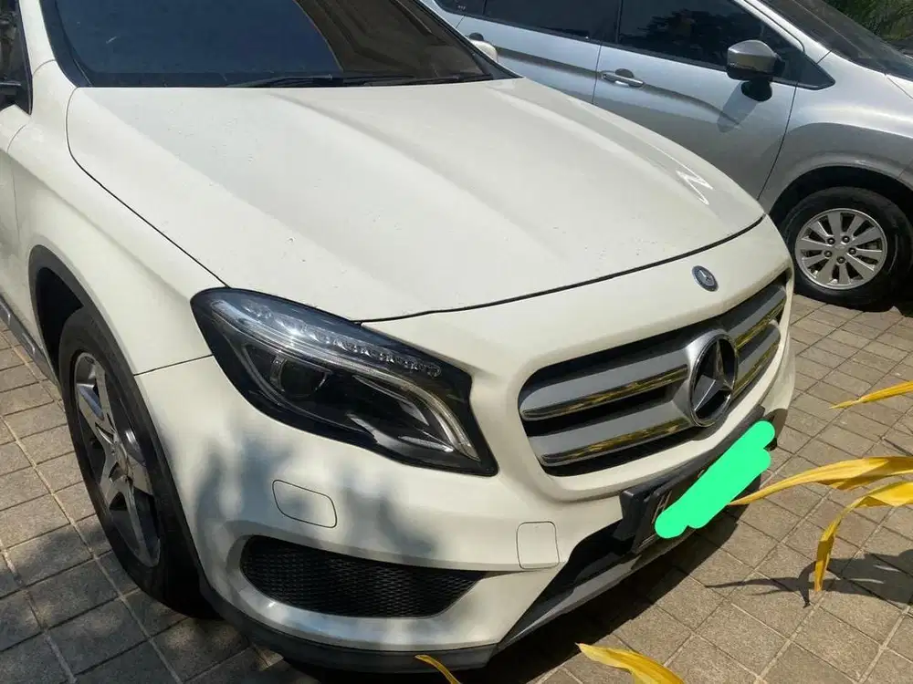 Jual mercy GLA200 AMG , warna putih, low km, pjk on , dari baru ,