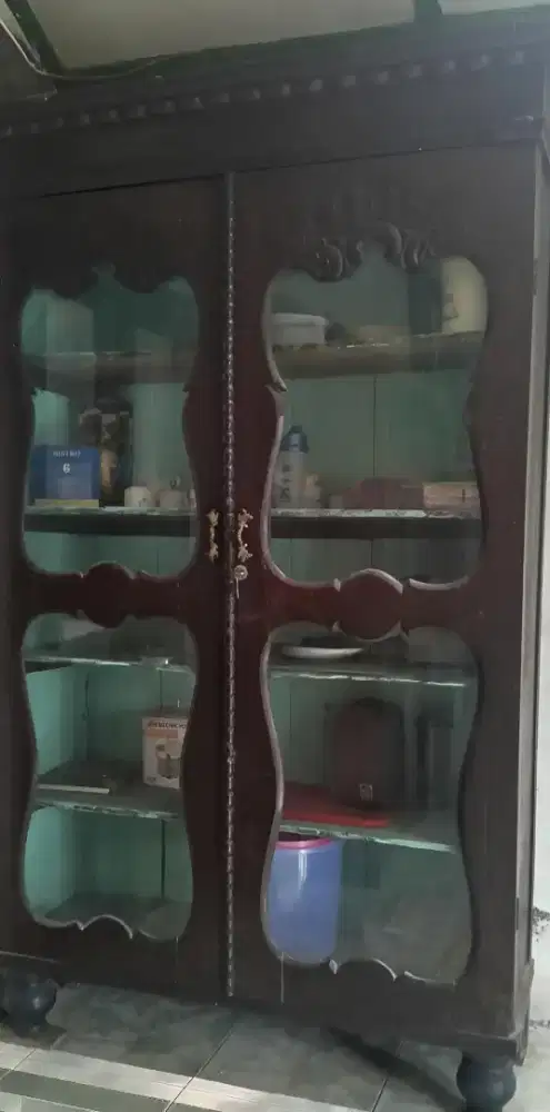 Lemari Display Kayu Jati Dan Kaca
