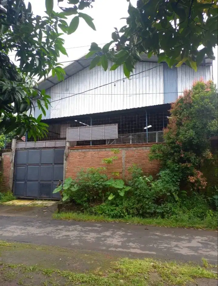 Di Jual Gudang plus rumah Tingkat