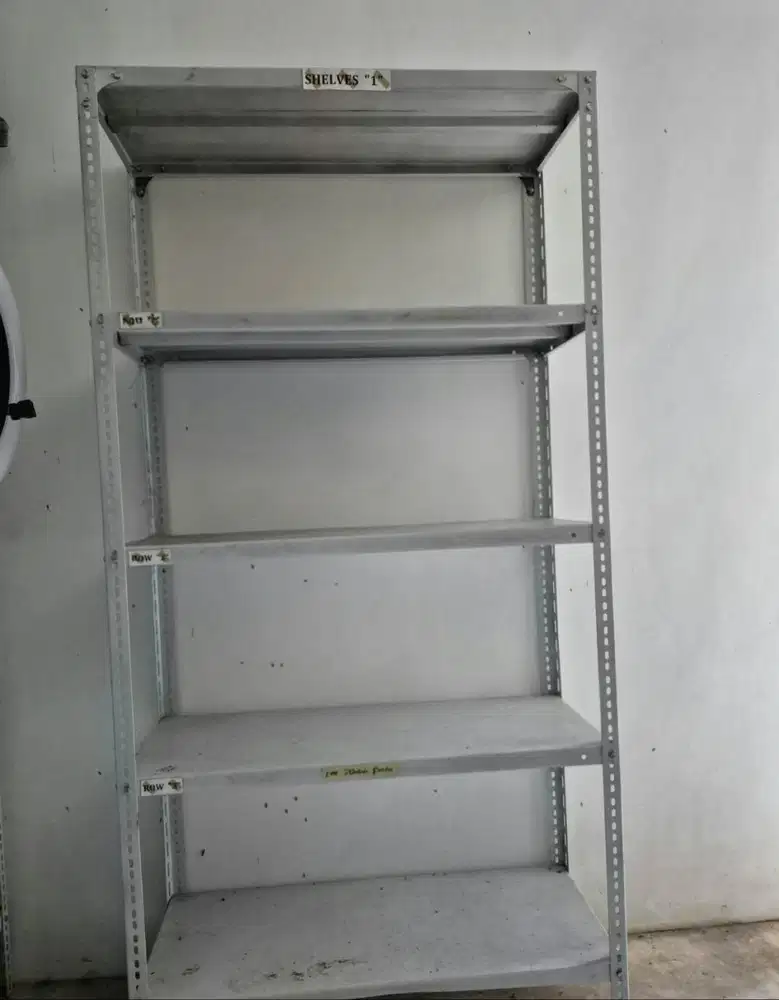 RAK BESI AZKO/KRISBOW PUTIH (P 100cm x L 40cm x T 200cm)