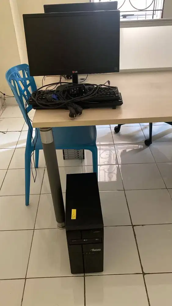 PC Komputer + CPU + Keyboard