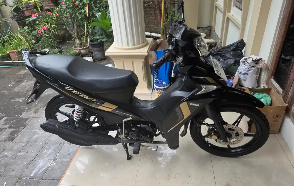 Vega force 2022 hitam cw gbm kredit / tunai