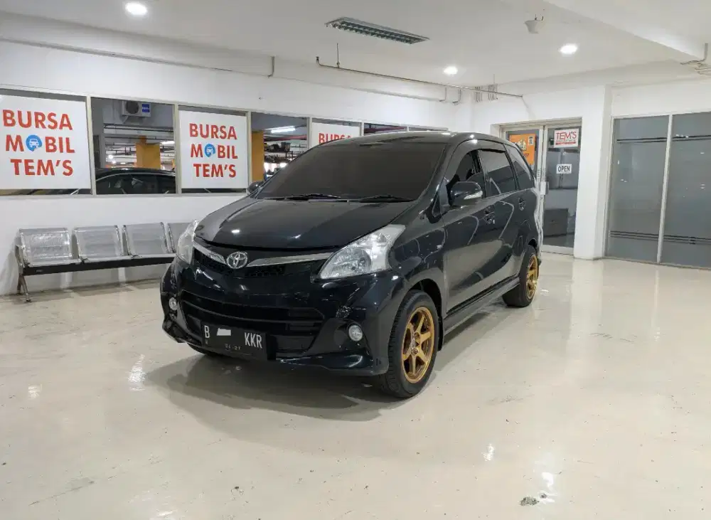 (ANTIK) Toyota Avanza Veloz 1.5 at 2012
