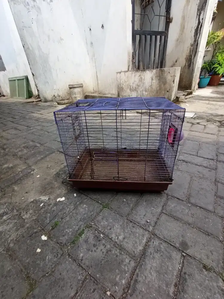 Kandang besi bekas