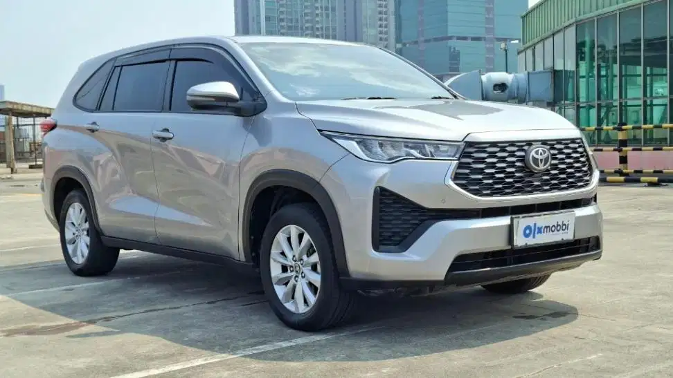 KM Rendah - Toyota Kijang Innova 2.0 Zenix V CVT Bensin-AT 2022