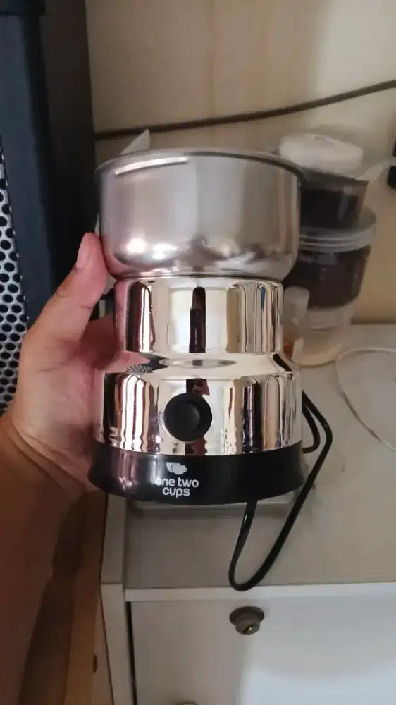Alat penggiling kopi