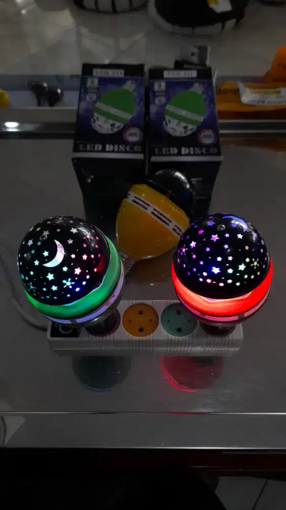 Lampu LED Disco Star RGB Putar E27 Efek Bintang & Bulan Warna-Warni