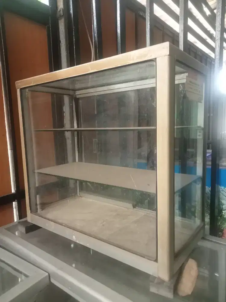 Etalase roko dan etalase ukuran meter