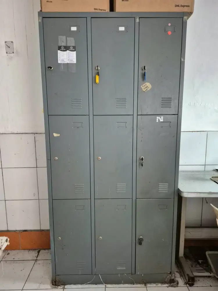 LOCKER MERK TIGER 9 PINTU