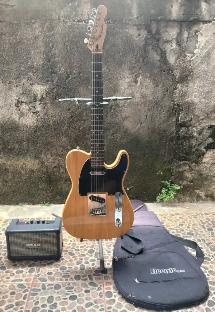 For Sale Gitar Elektrik Fender Telecaster Sepaket Sama Ampli Gitar Nya
