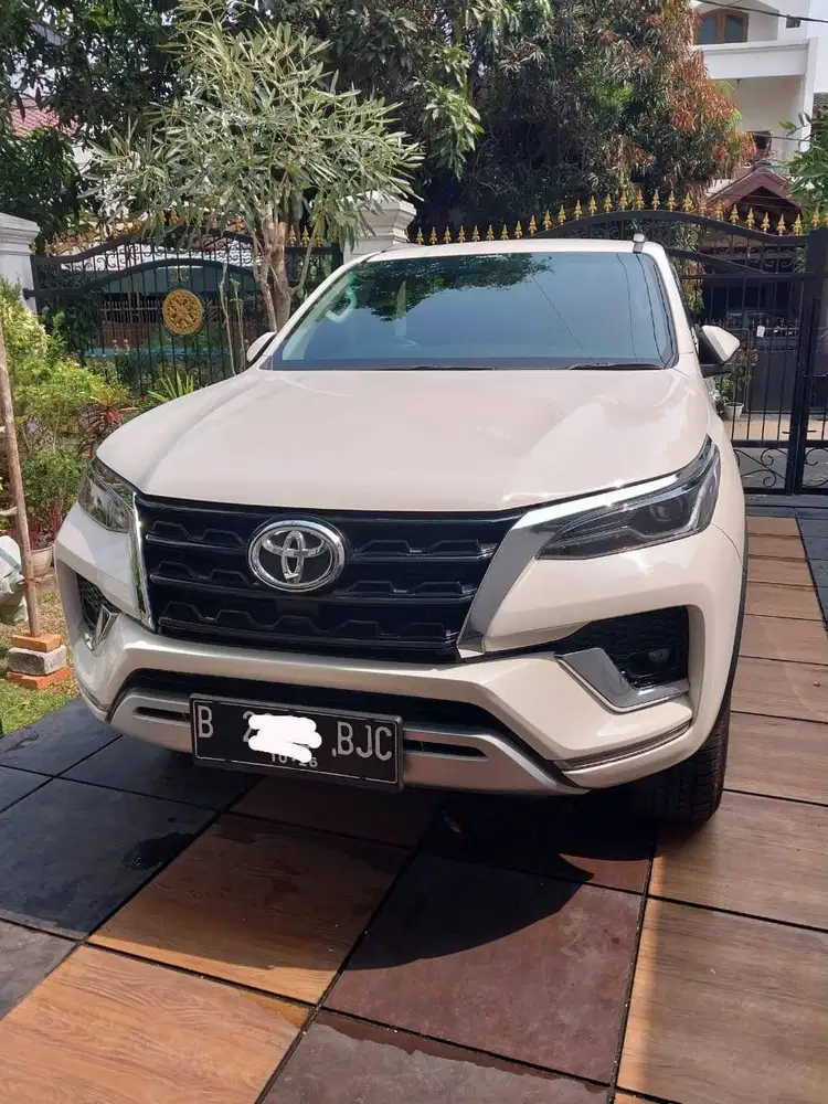 Fortuner VRZ sendiri tangan pertama, kondisi seperti baru (49.000 KM)
