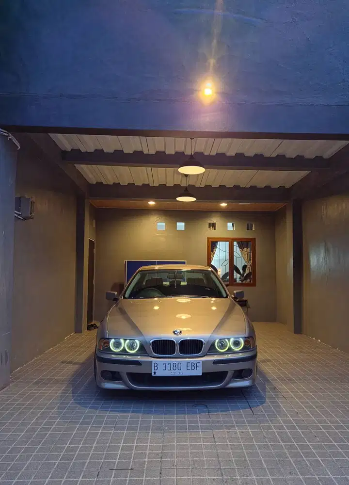 Dijual BMW e39 520i Facelift M54B22 Kalahari Beige