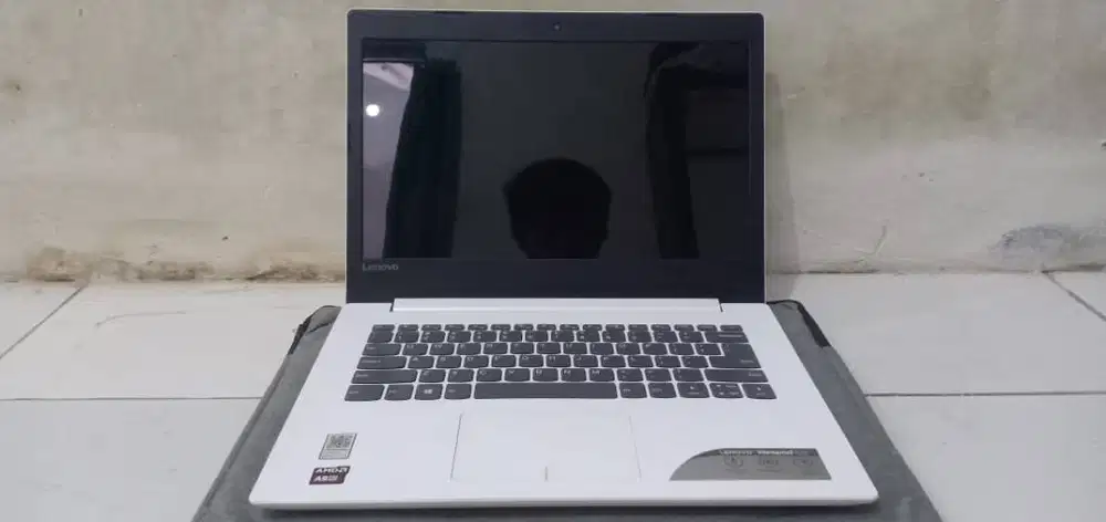 Laptop Lenovo, AMD A9 Gen 7 (Setara Core i5), RAM 4 SSD 128, NO MINUS