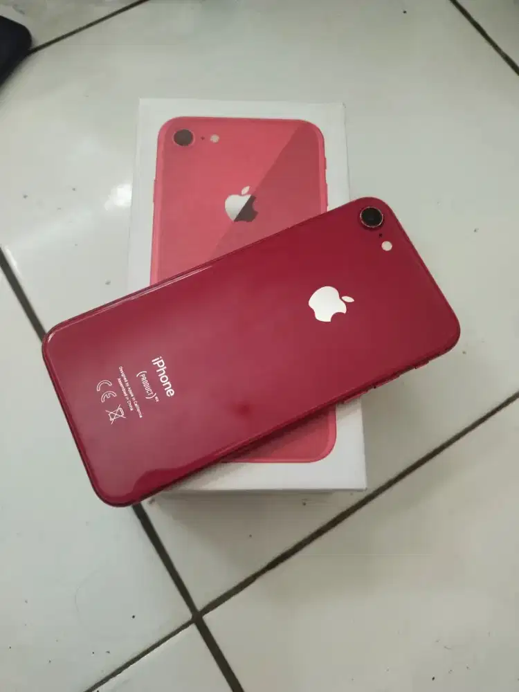 iPhone 8   64gb  All Operator Fingerprint aktif minus pemakaian aja