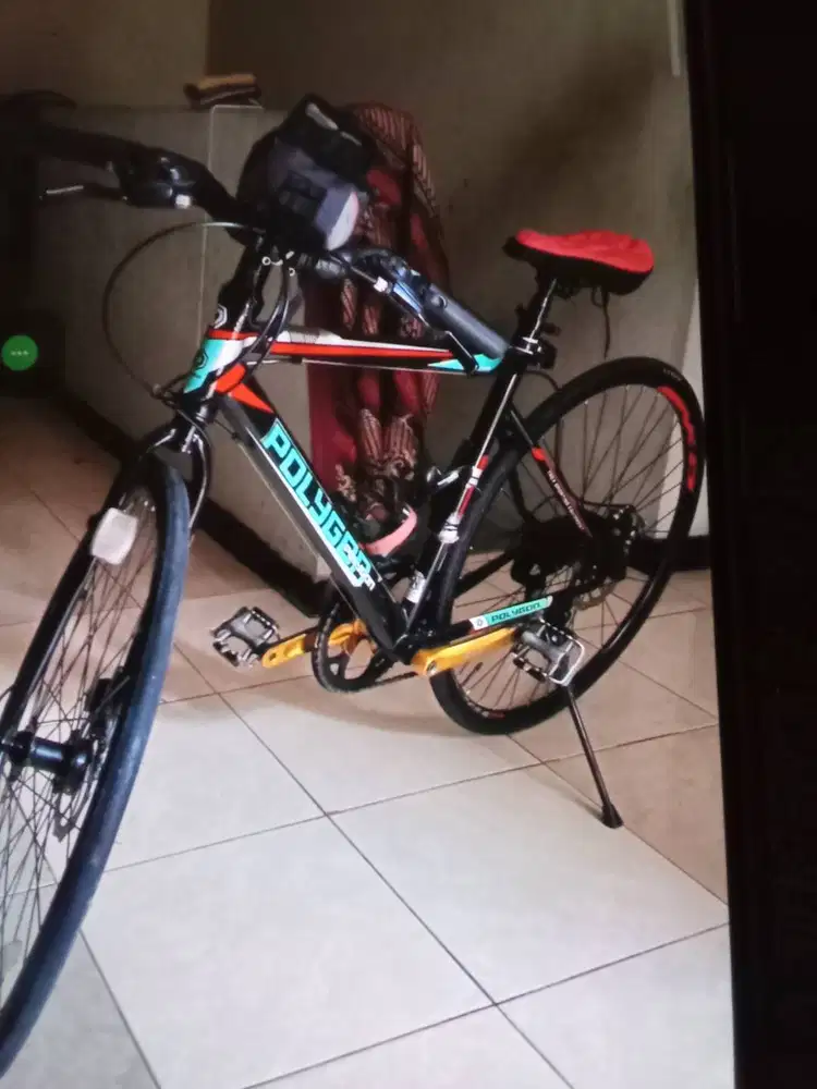 Sepeda hibrid mulus siap gowes