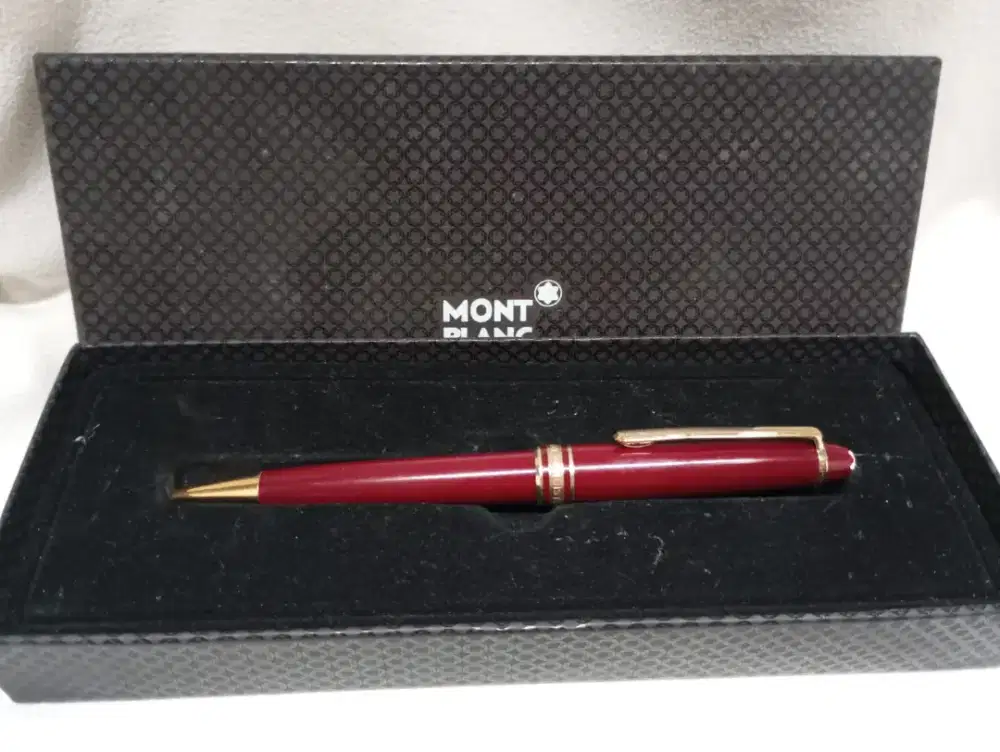 Montblanc burgundy 164 ballpoint pen