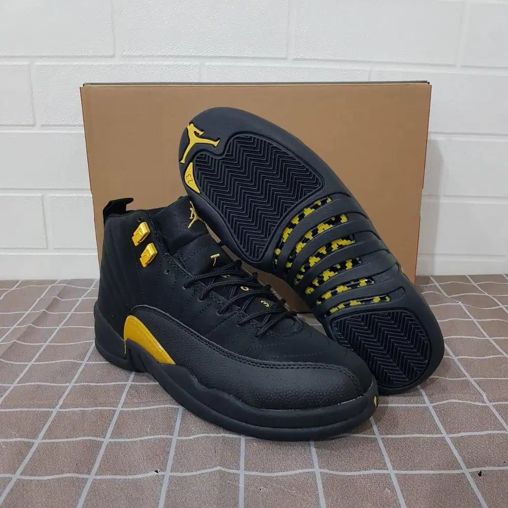 Air Jordan 12 Black Taxi