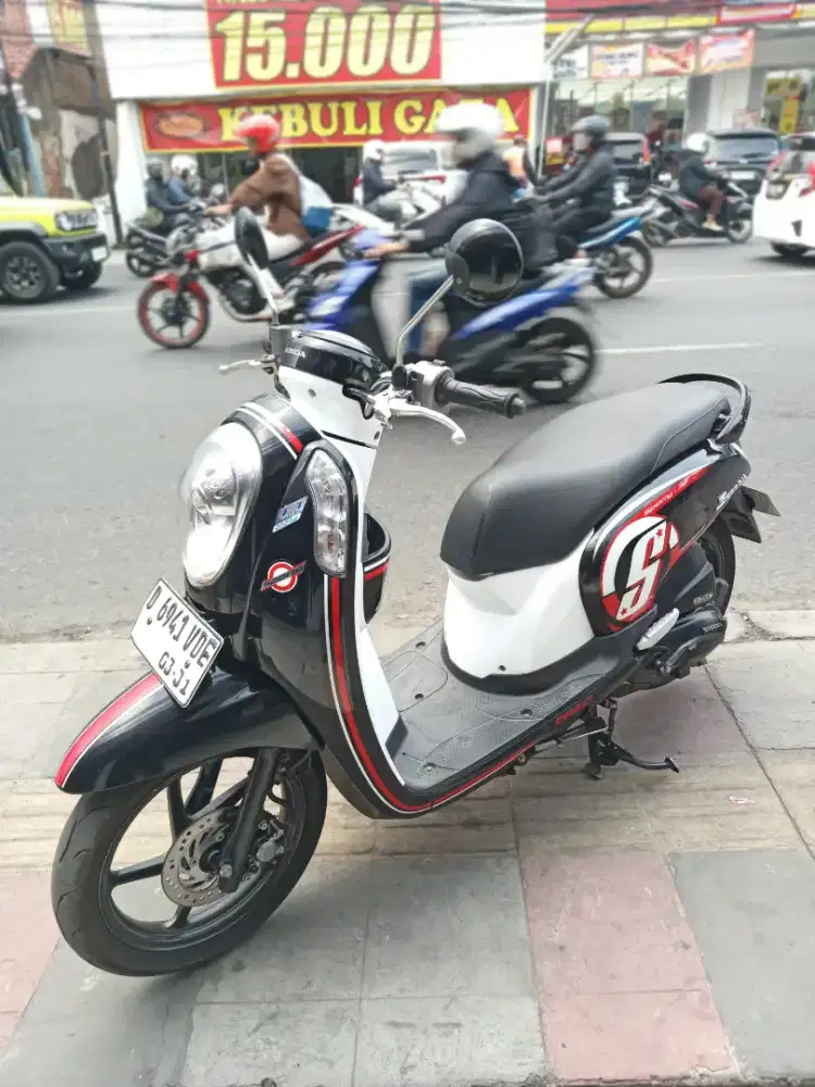 Honda Scoopy 2016