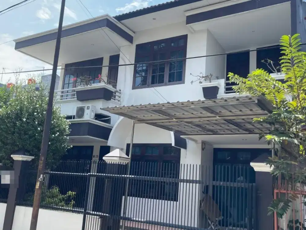 Rumah Luxury 2 Lantai Cantik Siap Huni Bebas Banjir di Graha Sunter Posisi Hoek Tanjung Priok - Jakarta Utara