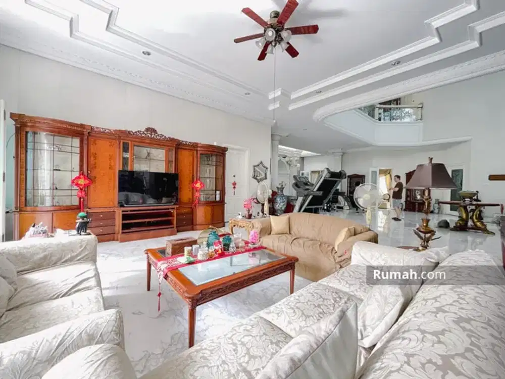 Rumah Mewah Tanah 1046 m² SHM Carport 8 Mobil di Menteng Jakpus JS-19531