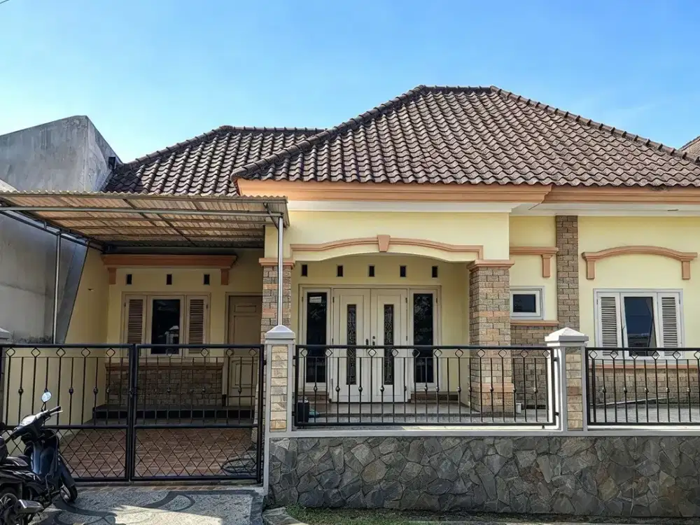 TERMURAH Luas 215m Rumah Bukit Cemara Tujuh Depan Kampus UMM