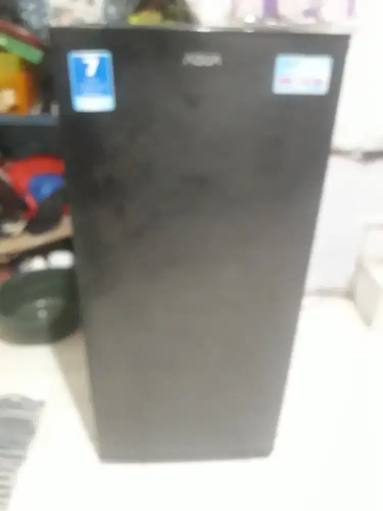 Di jual  kulkas merķ AQua normal dingin beku hrg 650rb