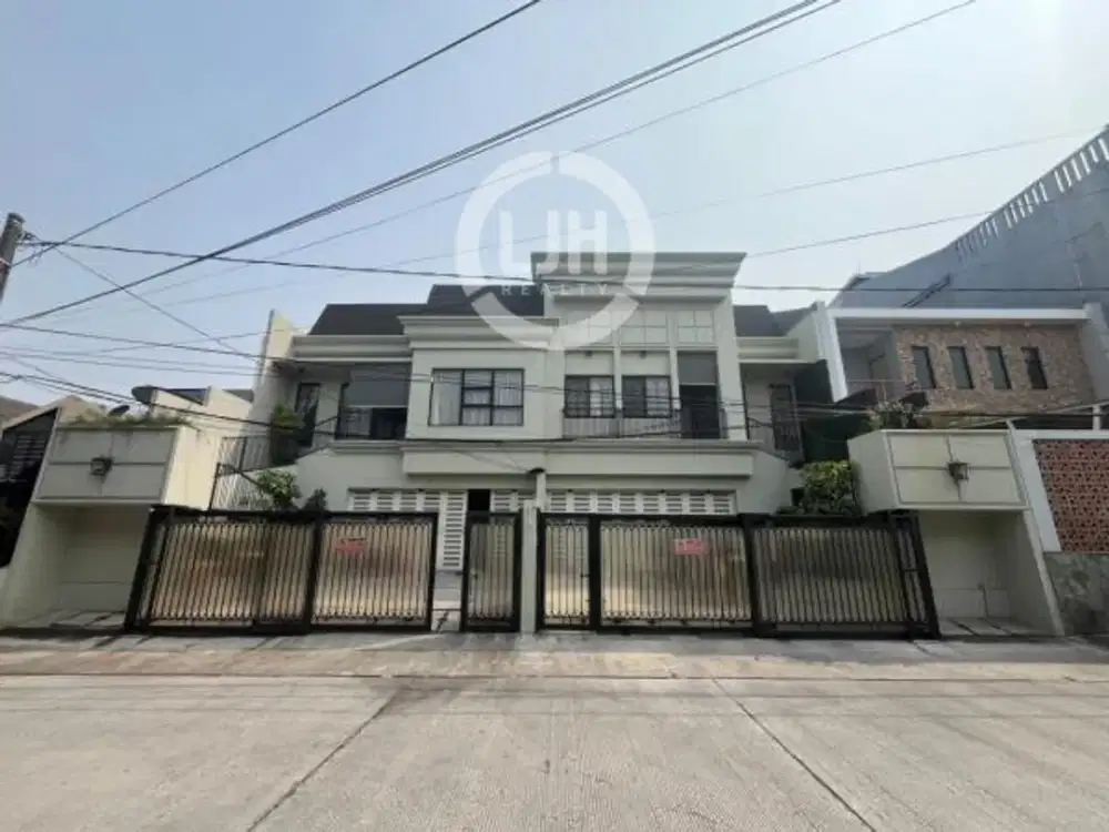 Rumah di Summagung Kelapa Gading Jakart Utara Full Furnished