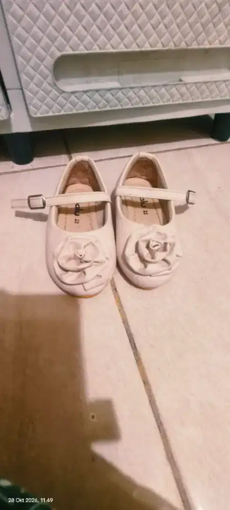Sepatu pesta anak sze 22