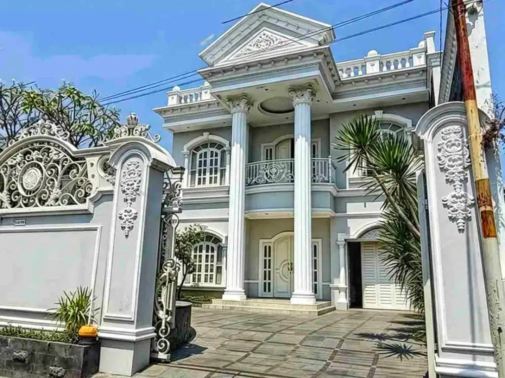 Rumah Mewah Ada Kolam Renang di Nusukan