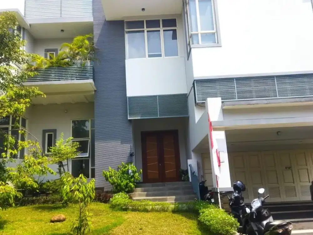 Jual Cepat Rumah - lingkungan ELITE di TAMAN TELAGA GOLF, BSD - 5+1 KT luas tanah 644 m2
