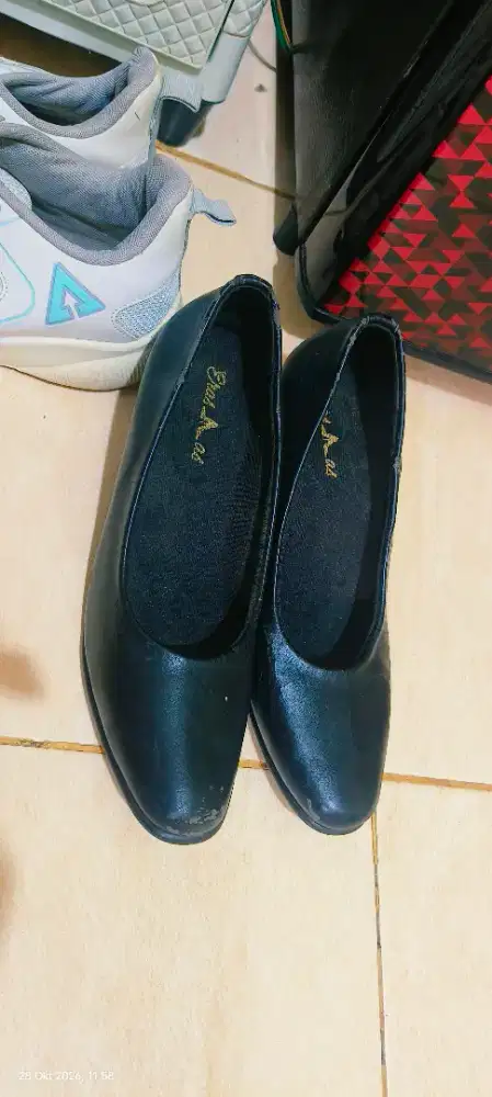 Sepatu wanita pantofel