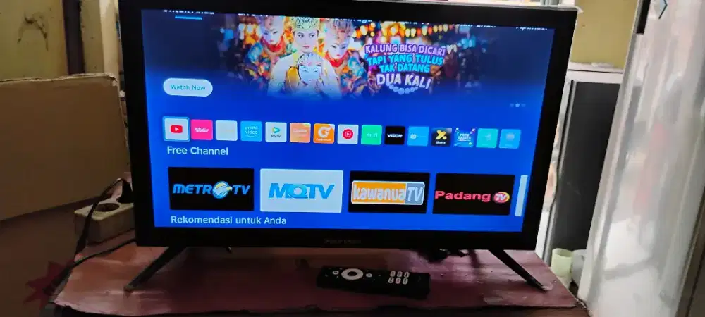 LED TV 24 inch SMART TV POLYTRON (PLD 24CV1869) Kondisi Bagus dan Oke