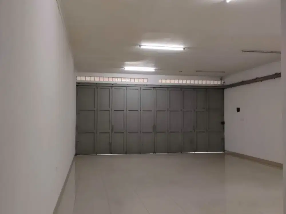 Dijual Ruko Bangunan Baru 2,5 Lantai Siap Pakai Cocok untuk Kantor,Showroom Mobil,Gudang dan Bengkel Lokasi di Mainroad Moh Toha Bandung