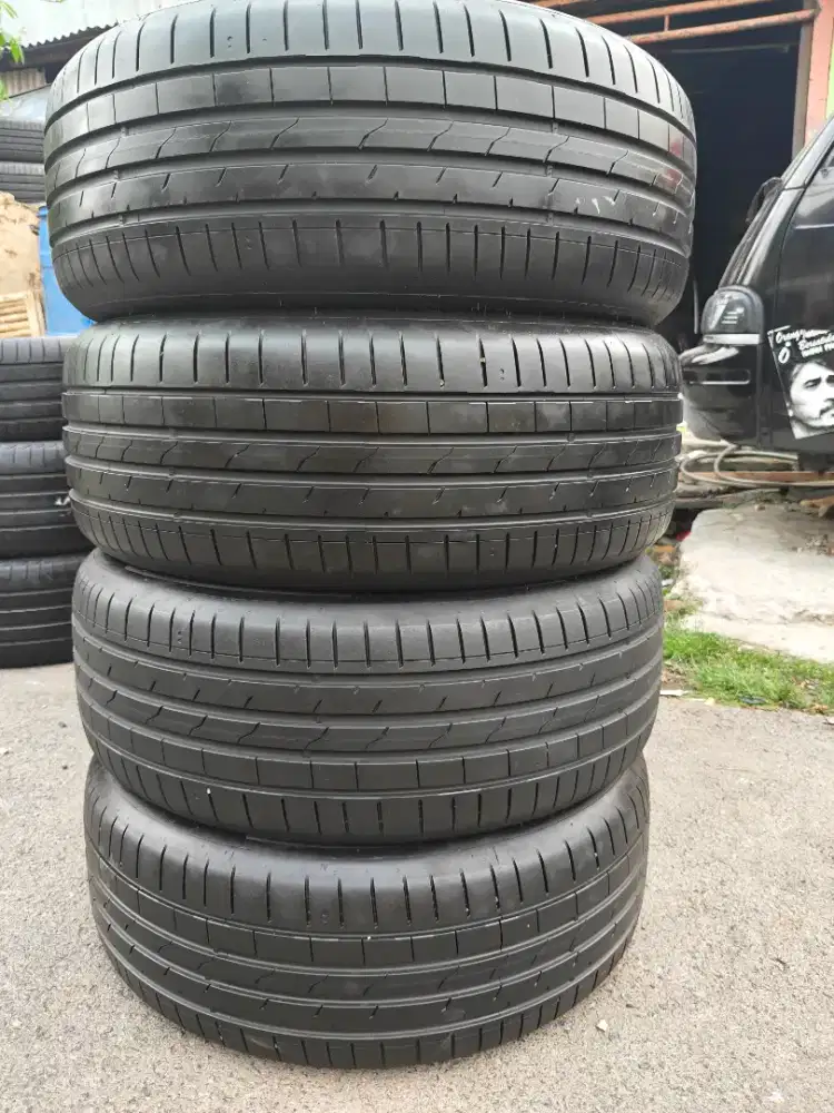 Jual ban copotan mrek hangkok ventus S1evo3 ukuran 225 55 R18 kond 90%