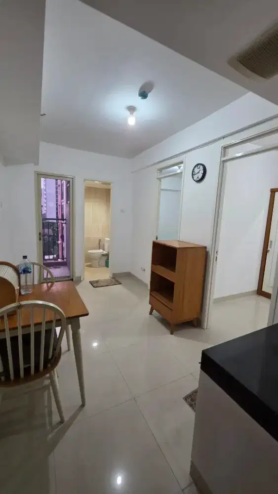 Dijual 2BR Green Park View + Slot Parkir Basement, Semi Furnished