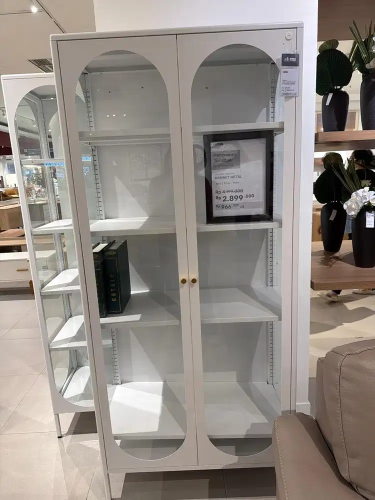 Kabinet metal 2 pintu