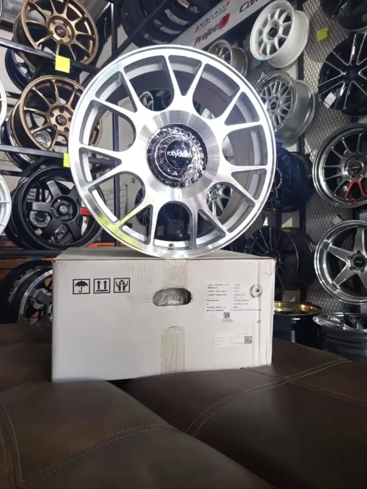 Velg rotiform tufr r18 5x108/114 lbr8,5 et44